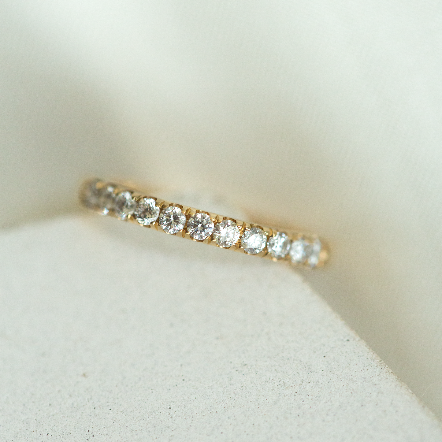 Meia Aliança Diamantes - 2mm